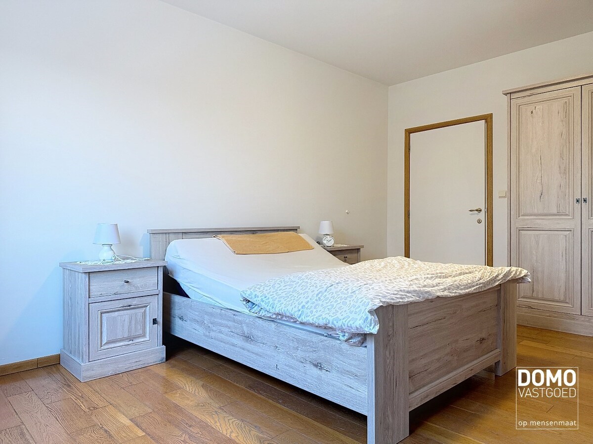 Ruime en instapklare assistentiewoning met zuidgericht terras, centraal gelegen in Kermt nabij Hasselt. 