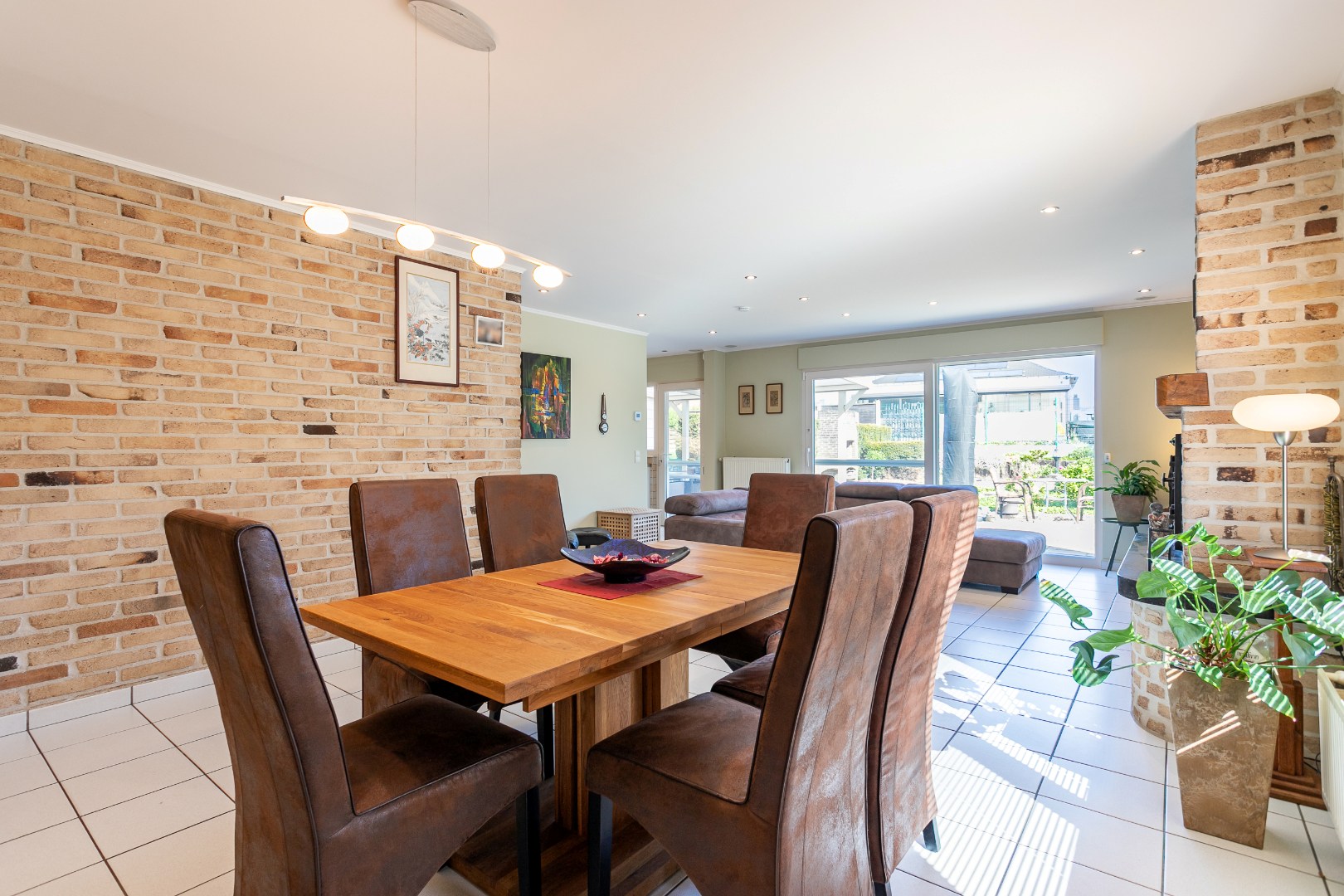 Instapklare gezinswoning met 3 slpk. en ruime tuin 