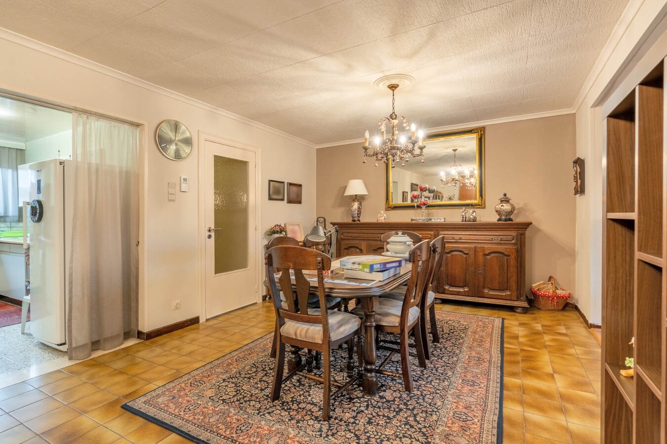 Ruime woning met 4 slaapkamers. 