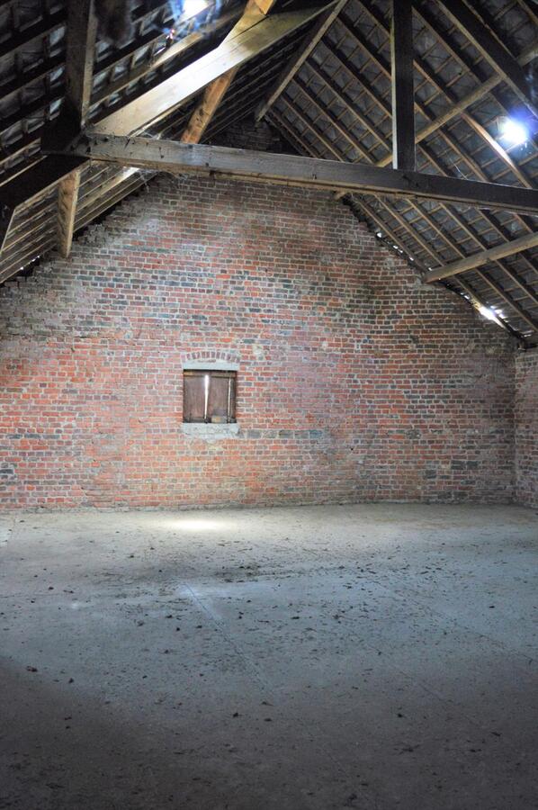 Herenhuis met stallingen op 2.726m² te Lessen (mogelijkheid tot 1ha extra weiland) 