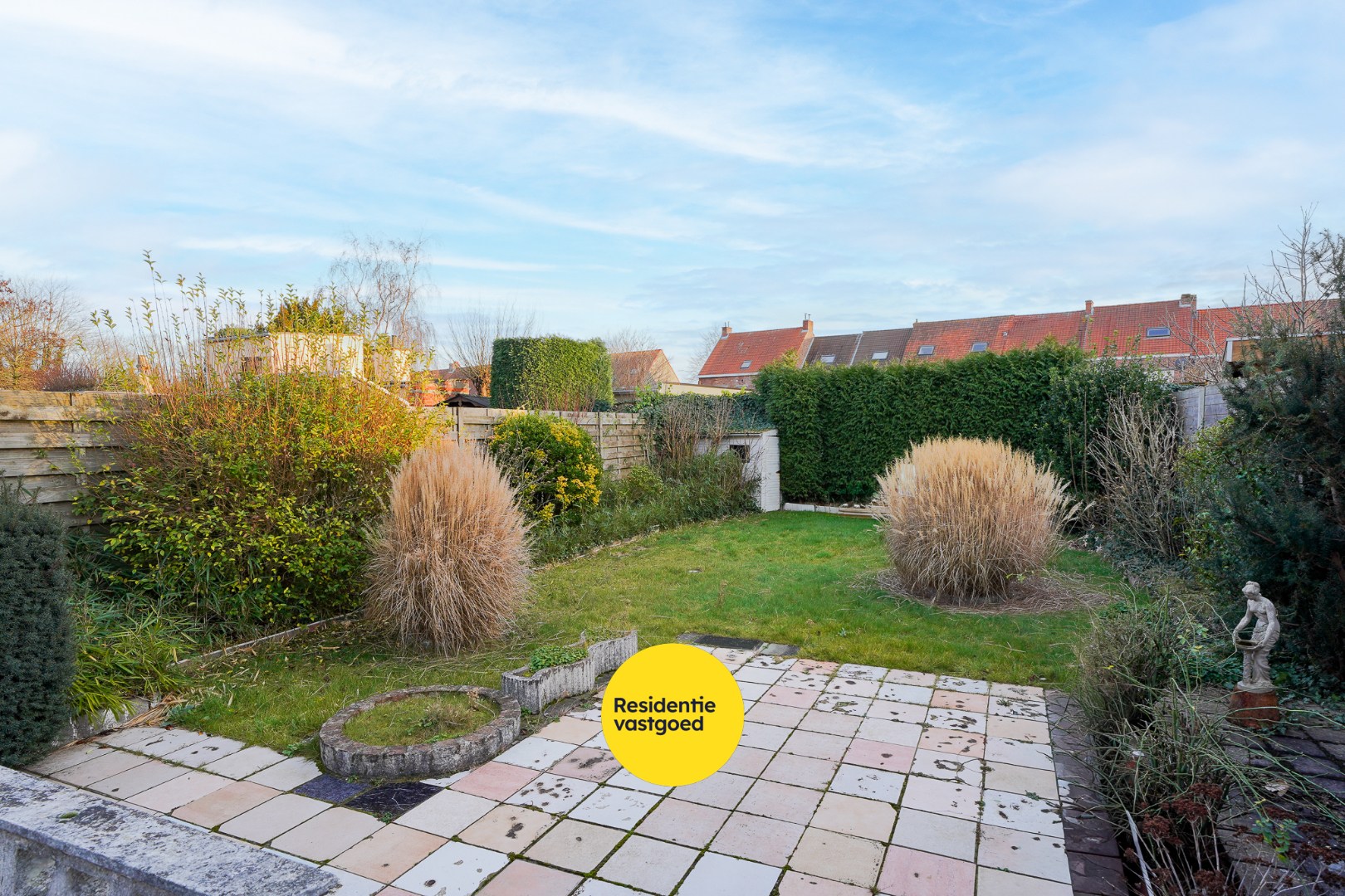 Ruime woning met zuidgerichte tuin te Sint-Michiels 