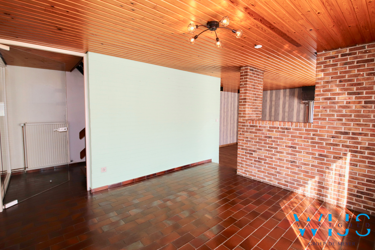 Ruime gezinswoning met 4 slaapkamers te Bassevelde ! 