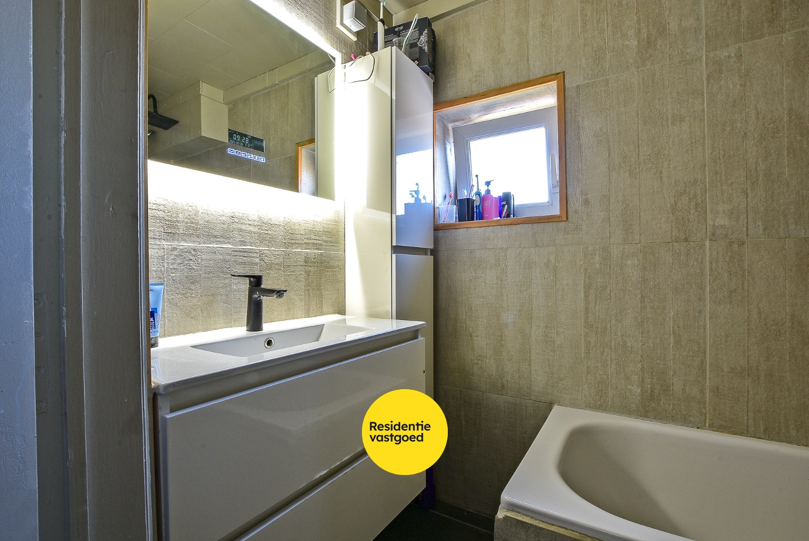 Woning met 4 slaapkamers en garage in centrum Diksmuide! 