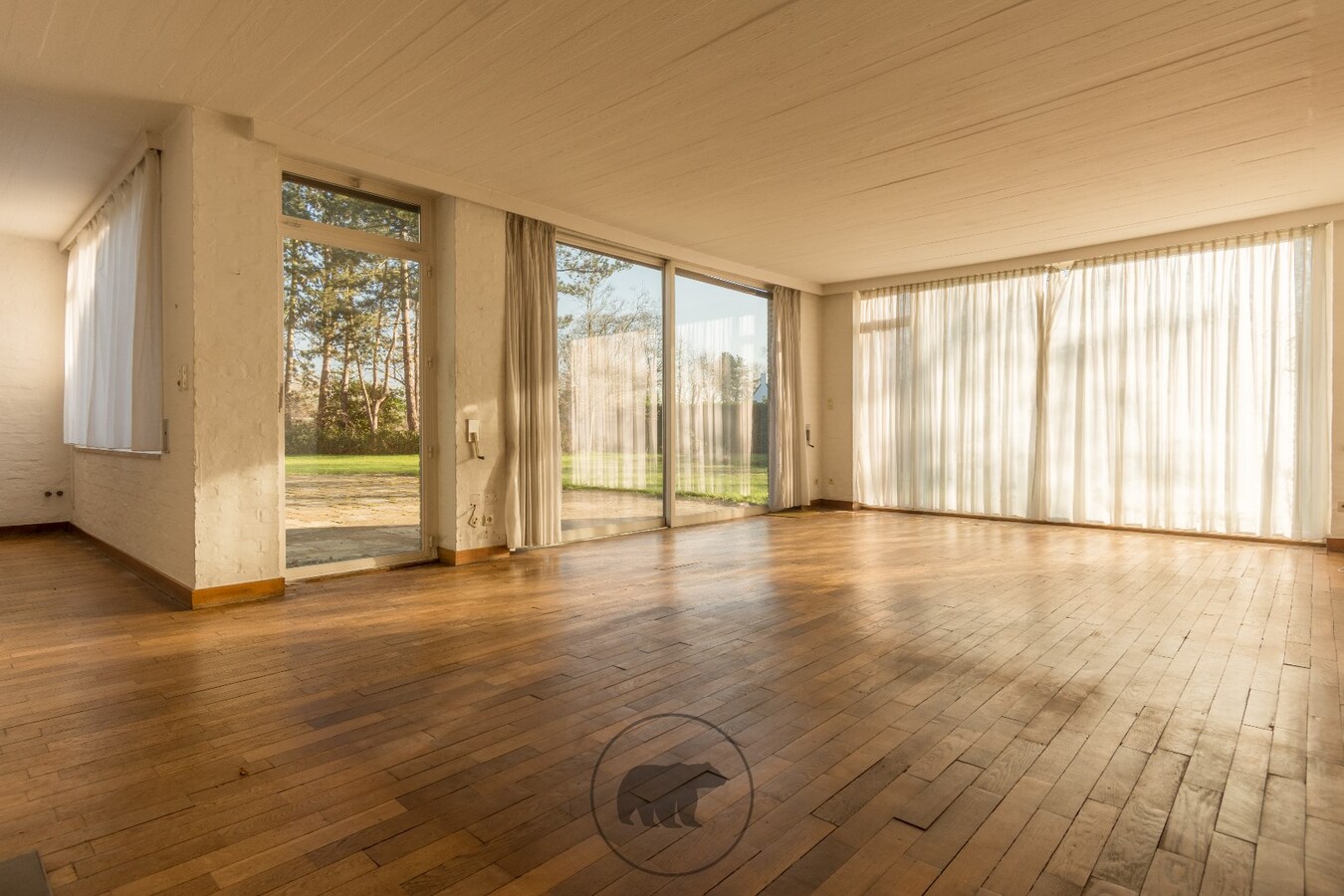 Modernistische villa op ruim perceel te Heusden 