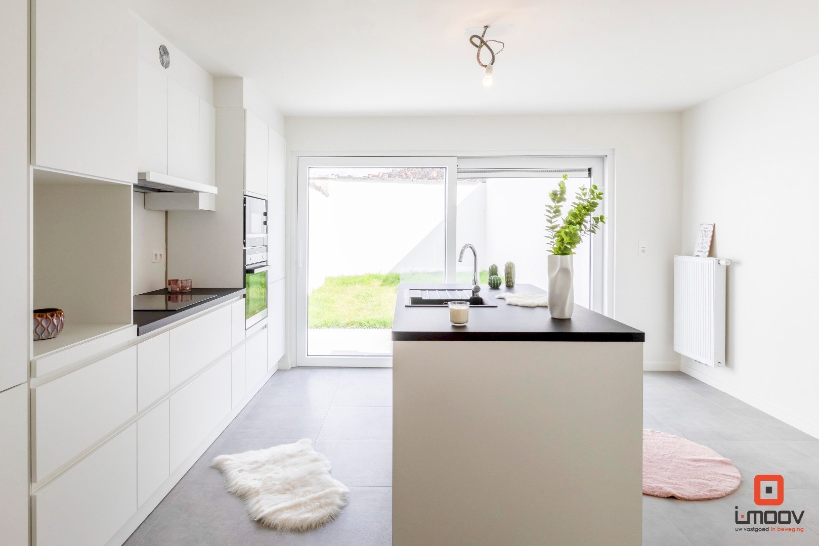 Unieke, compleet gerenoveerde woning met veel charme en zonnige tuin! 