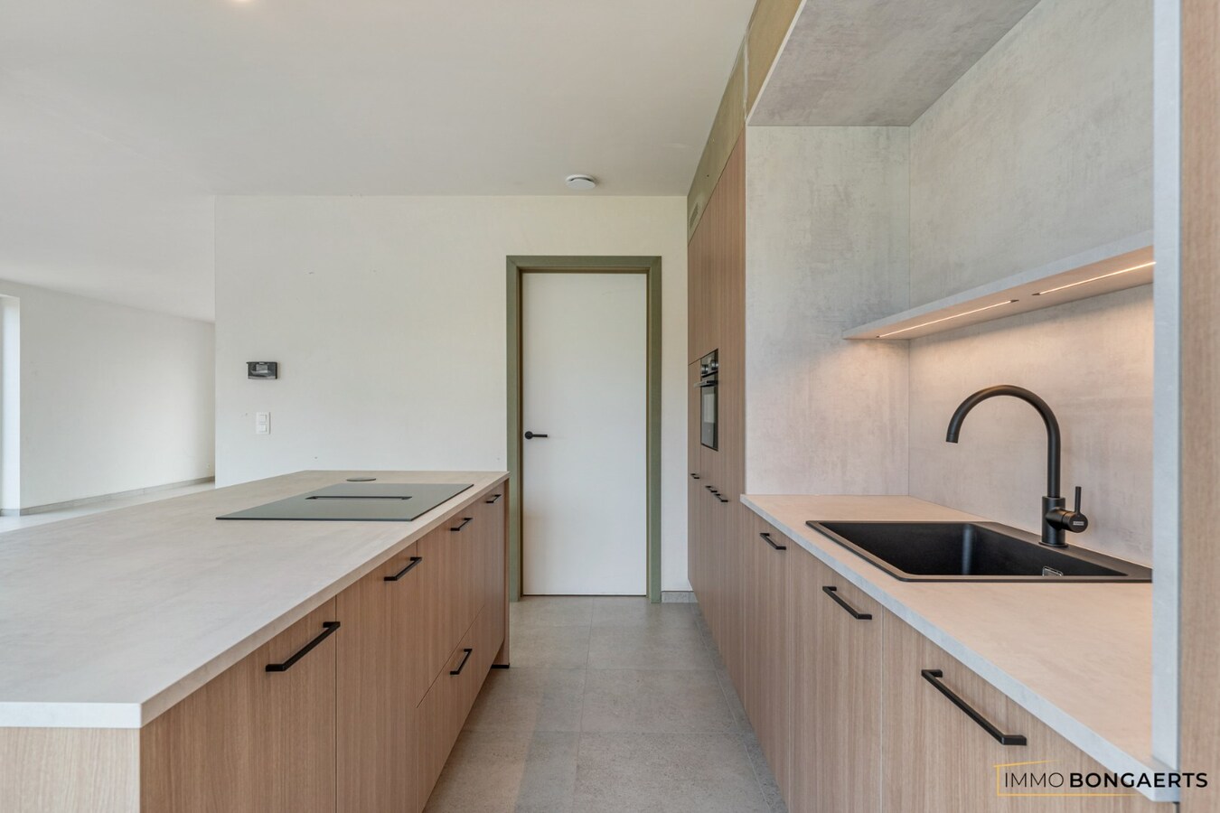 Volledig afgewerkte nieuwbouwwoning met 4 slaapkamers. 