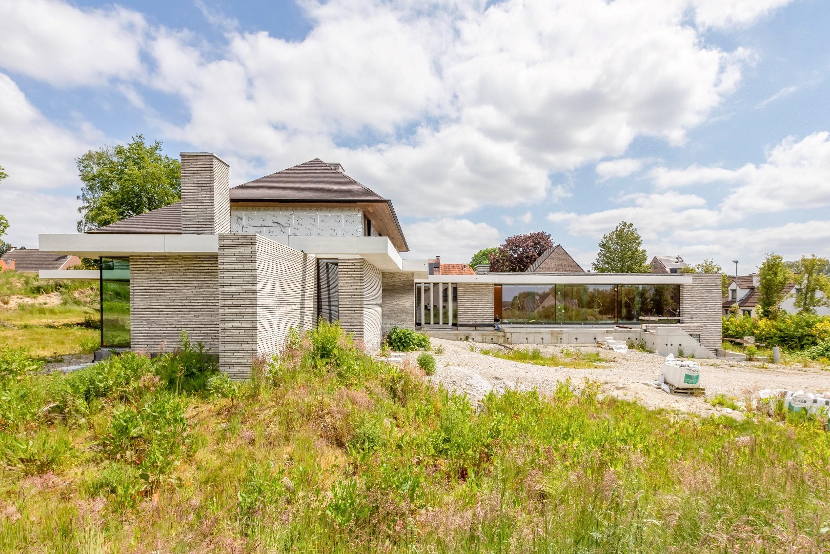 Unieke kans : exclusieve  riante villa  1400m²  by Artea en Piet Bailyu Architects 