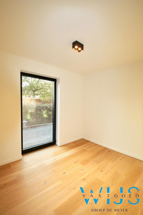 Zeer aangenaam gelijkvloers appartement met tuin te Belzele ! 