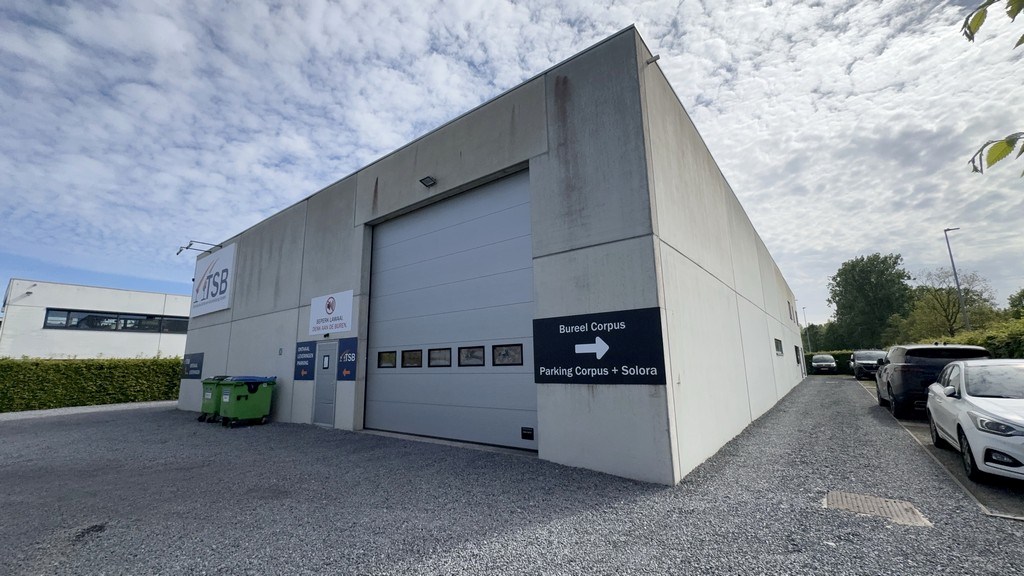 Instapklaar kantoor te huur in KMO-zone te Merelbeke