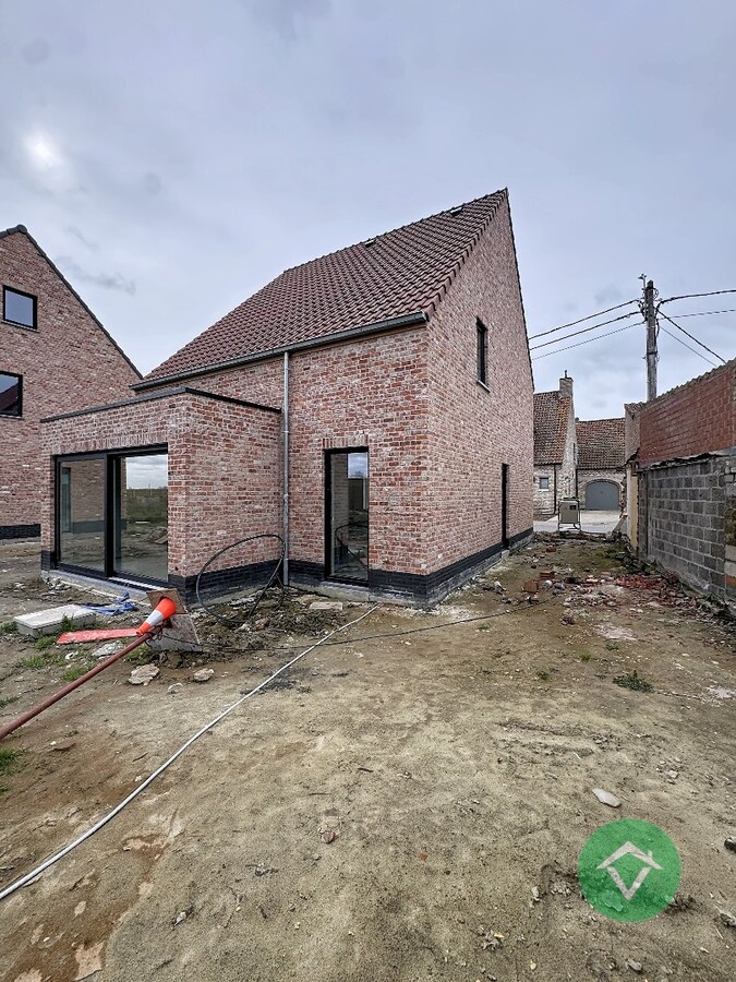 Alleenstaande nieuwbouwwoning met 4 slaapkamers en tuin te Koekelare 