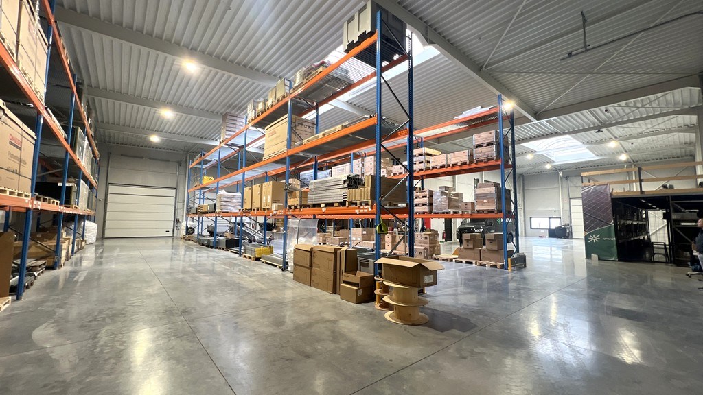 High-end bedrijfsgebouw te huur op bedrijventerrein E17/4 in Lokeren