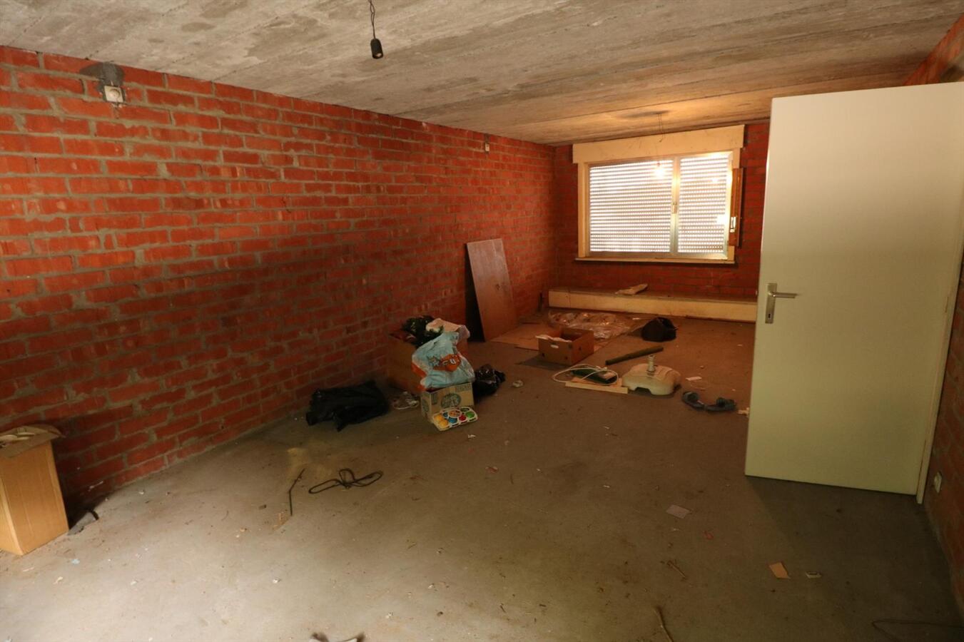 Woning met mogelijkheid tot commmerciële ruimte op 1398m² te Aartrijke 