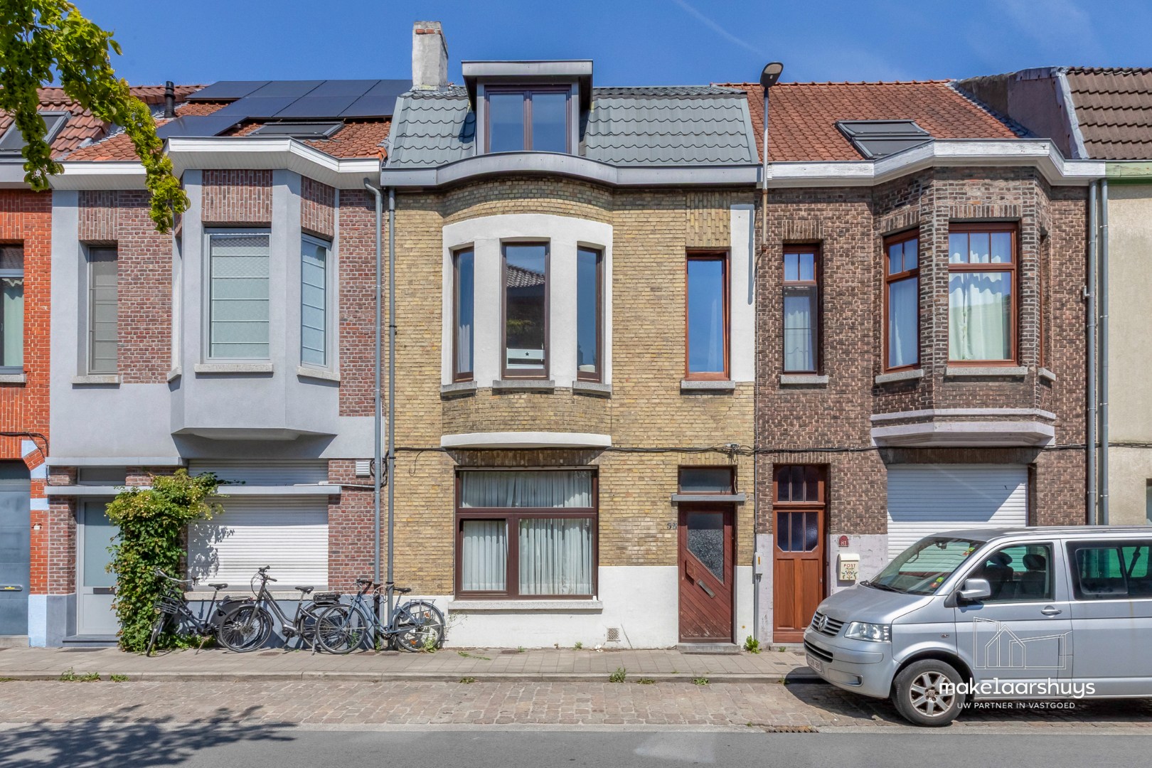 Ruime woning met 4 slpk en aangename tuin te Sint-Amandsberg 