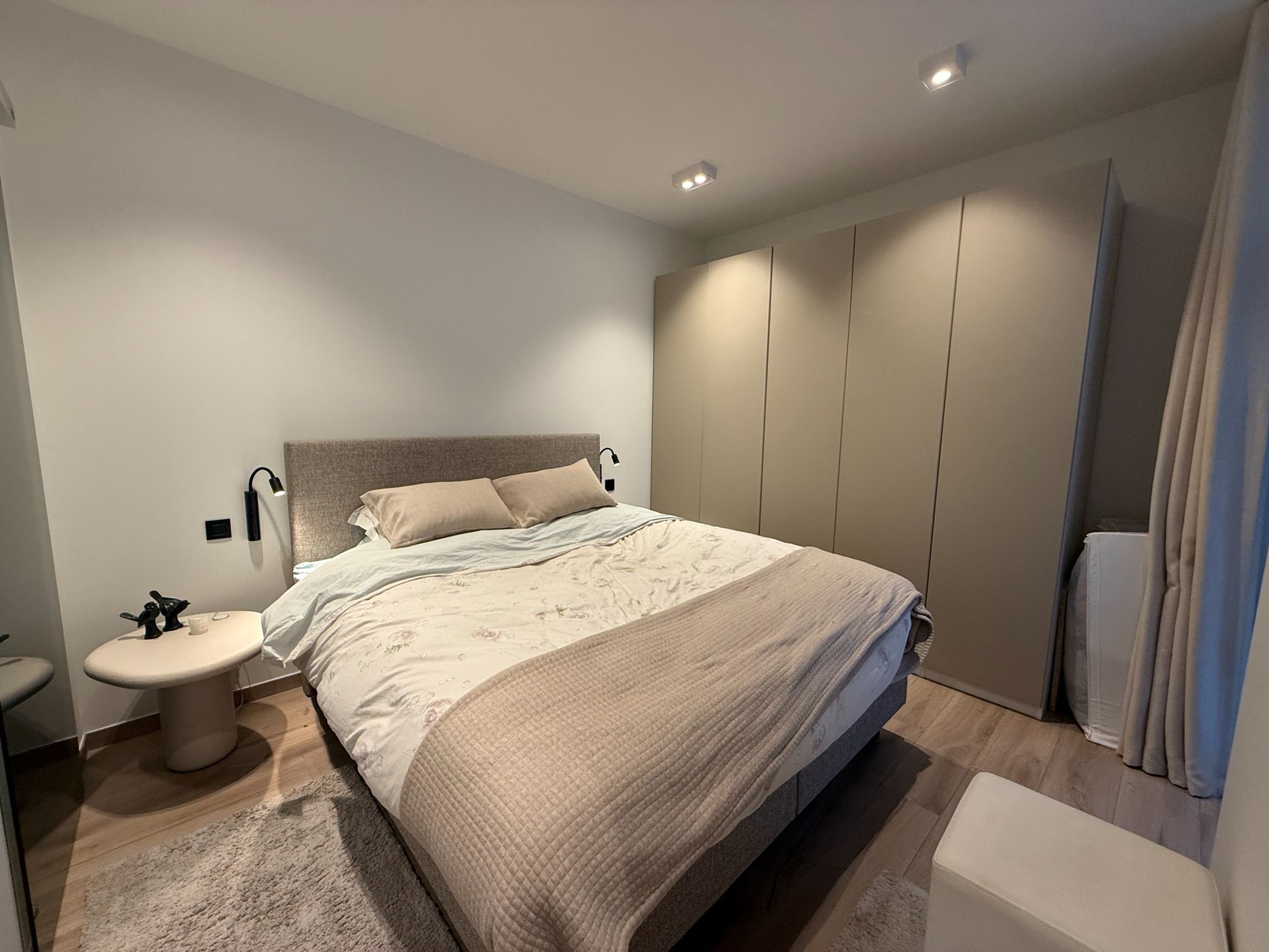 RESIDENTIE WATERVLIET - Gelijkvloers - Energiezuinig nieuwbouwproject met een hoogwaardige afwerkingen gelegen in het centrum van Knokke, nabij de Winkelstraten en op enkele meters van het strand. 