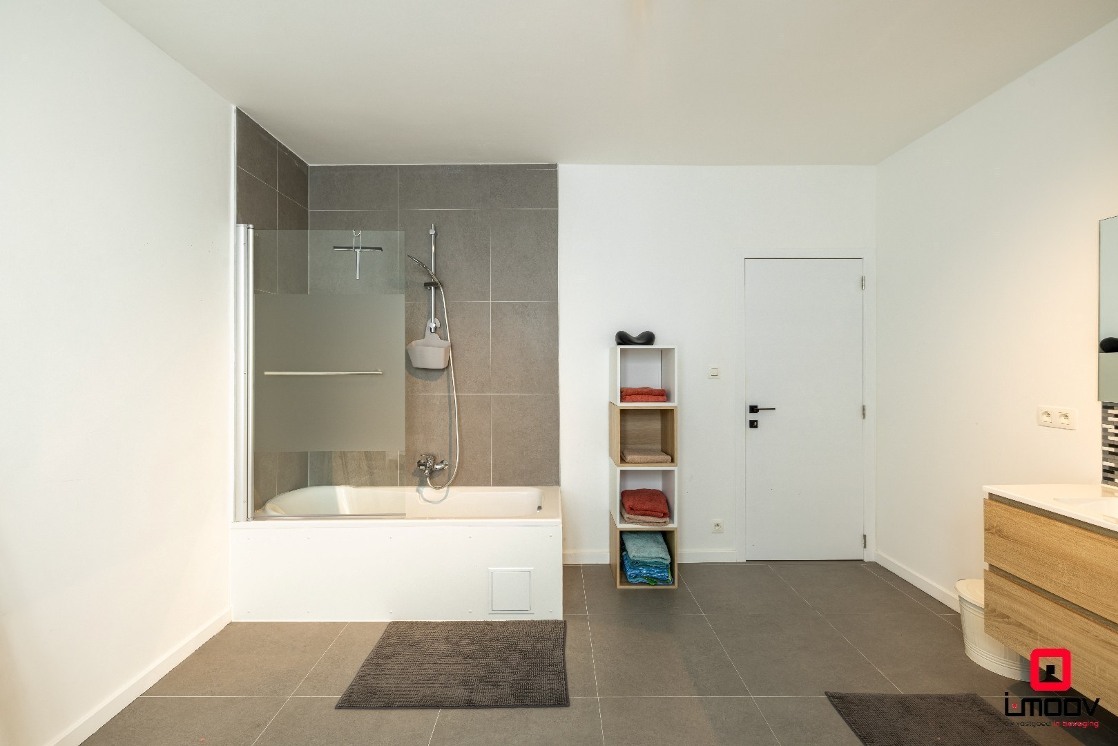 Hedendaags gerenoveerde stadswoning met lichtrijke leefruimtes en optie tot kangoeroewonen 