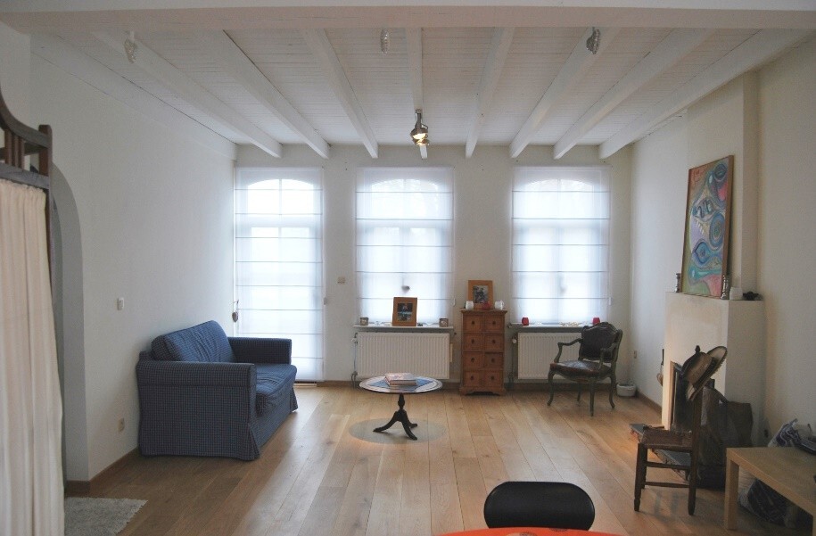 Gerenoveerde woning met stalgebouw op 2.340m² 