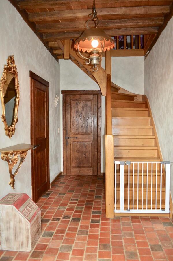 Authentiek gerenoveerde hoeve uit 17de eeuw op 2997 m2 in Beveren-Waas 