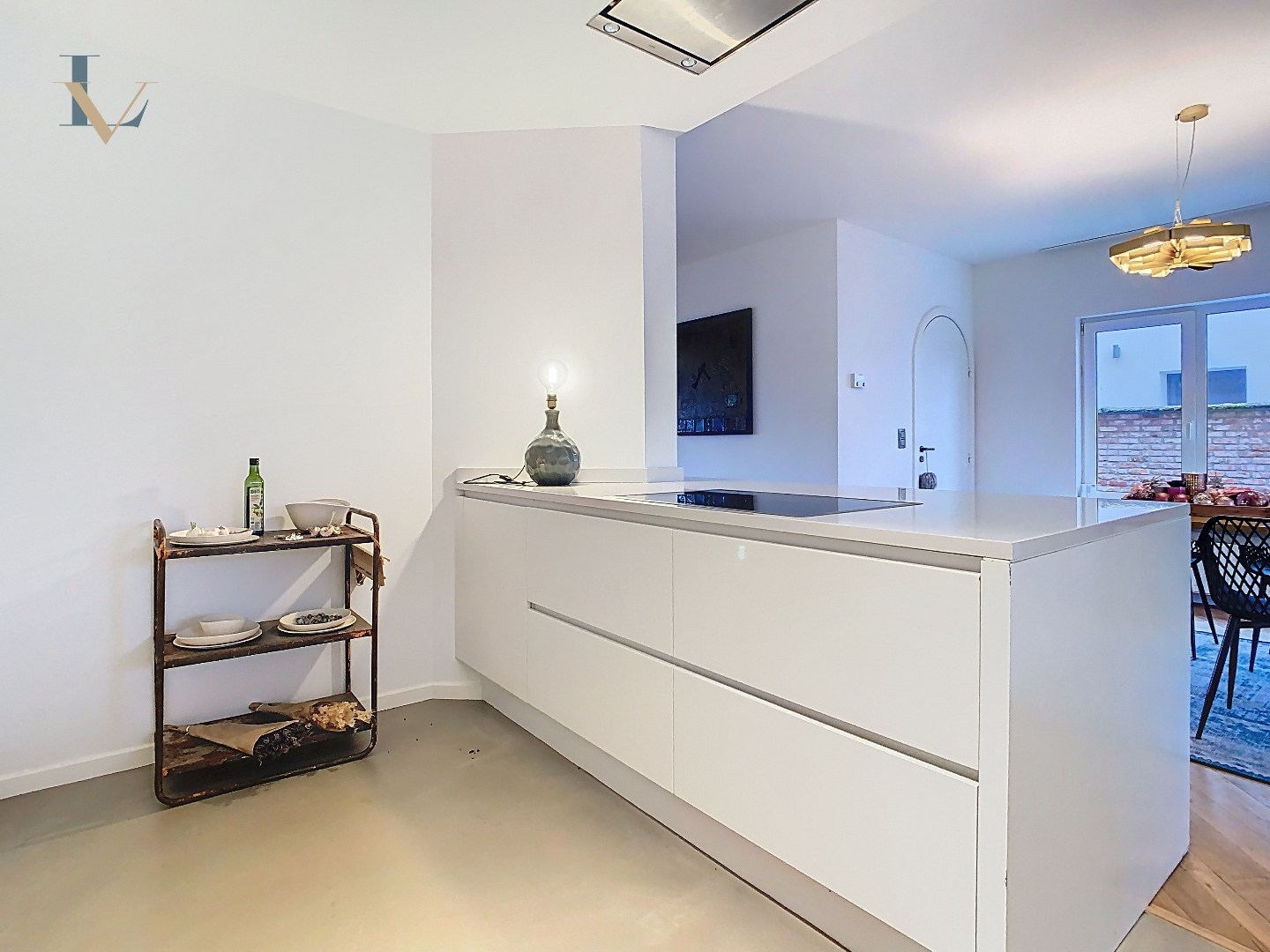 Charmante instapklare woning met 2 slpk. aan de vaart in Schoten nabij het centrum. 