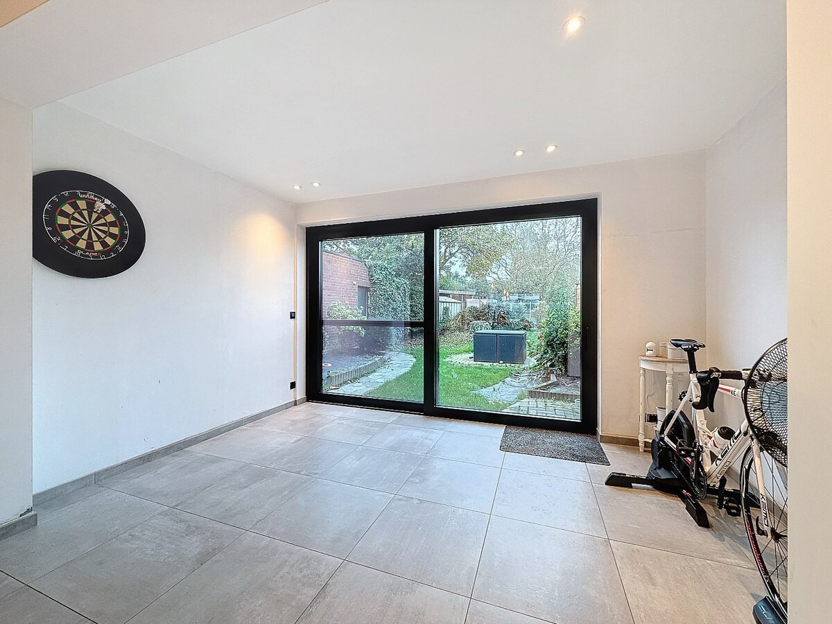 Instapklare HOB met garage en tuin centrum Zottegem 