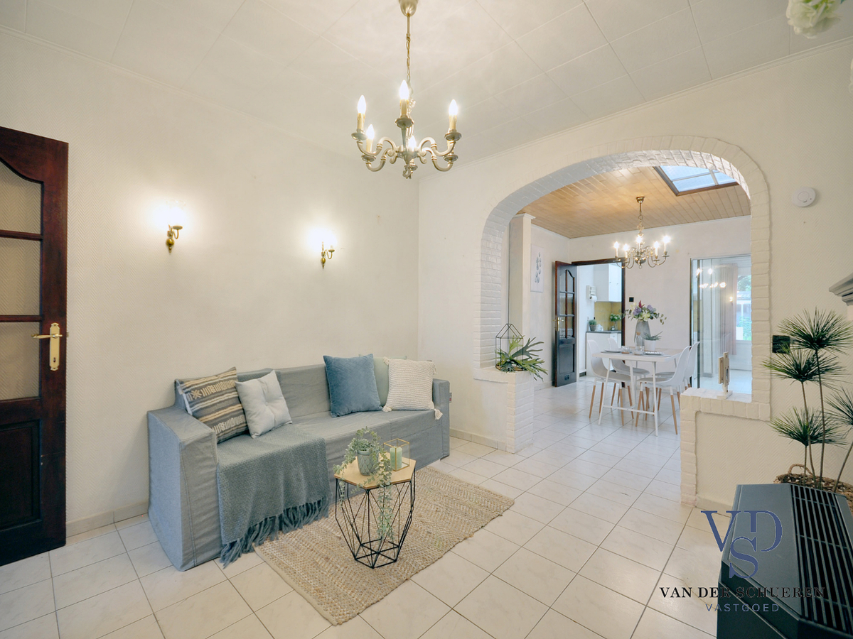 Rijwoning met tuin nabij station Gent-Sint-Pieters. Top-ligging nabij tram en trein ! 