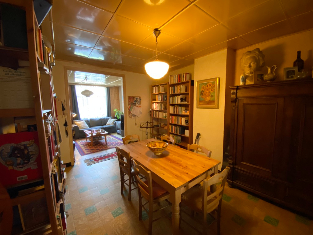 Goed gelegen, knusse rijwoning. 