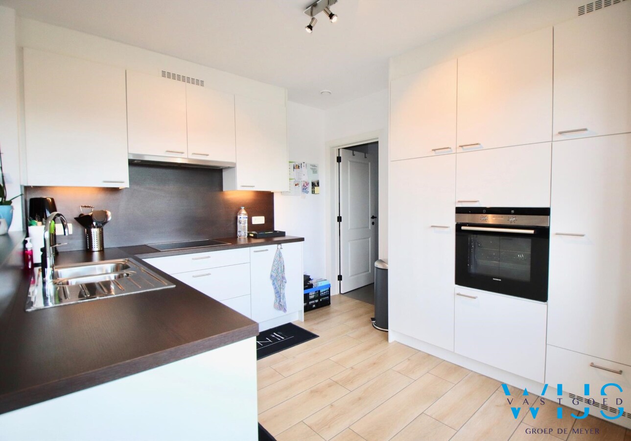 Prachtige duplex + garage in het rustige landelijke OOSTEEKLO ! 