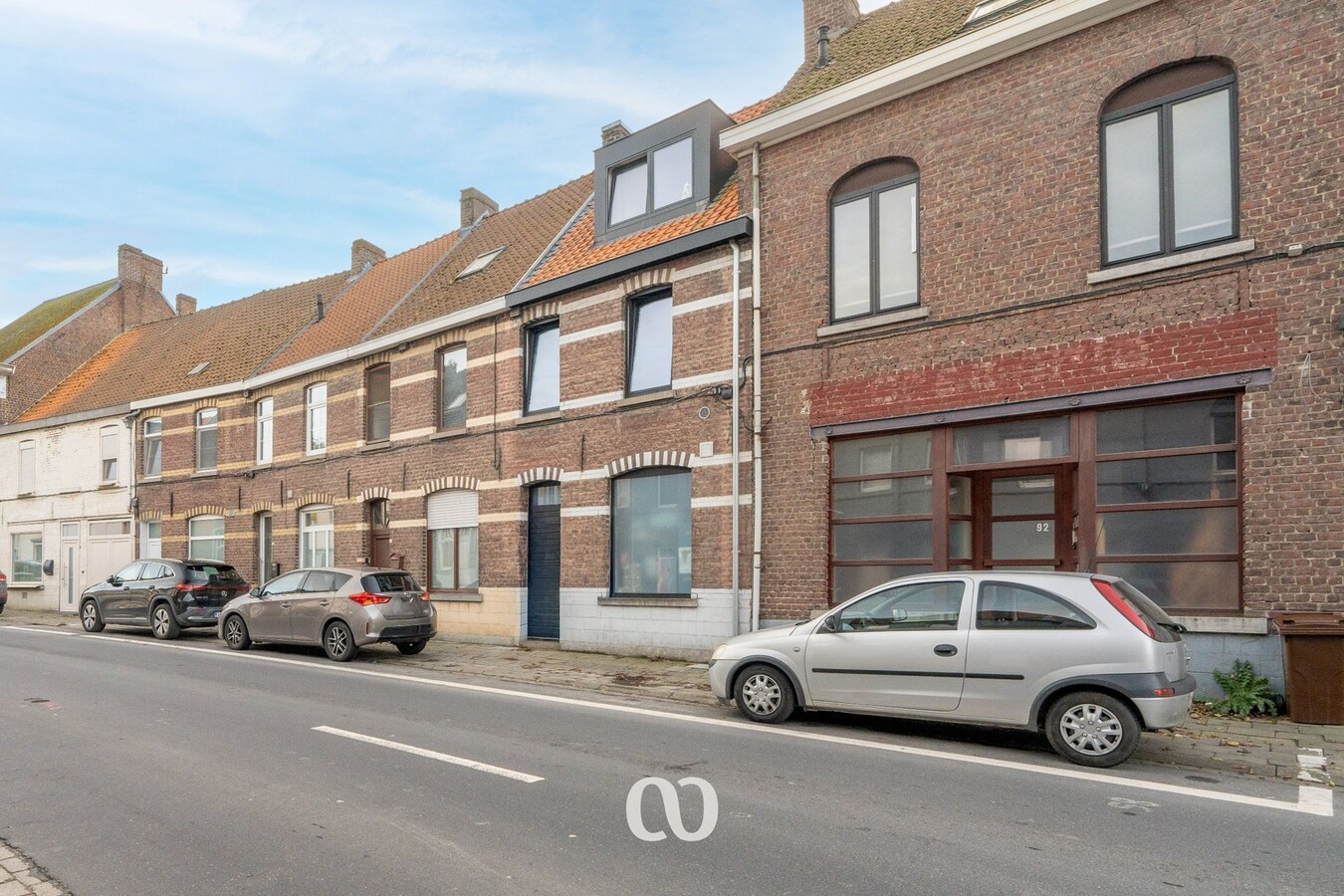 Volledig gerenoveerde woning met 3slpk en mooie tuin 
