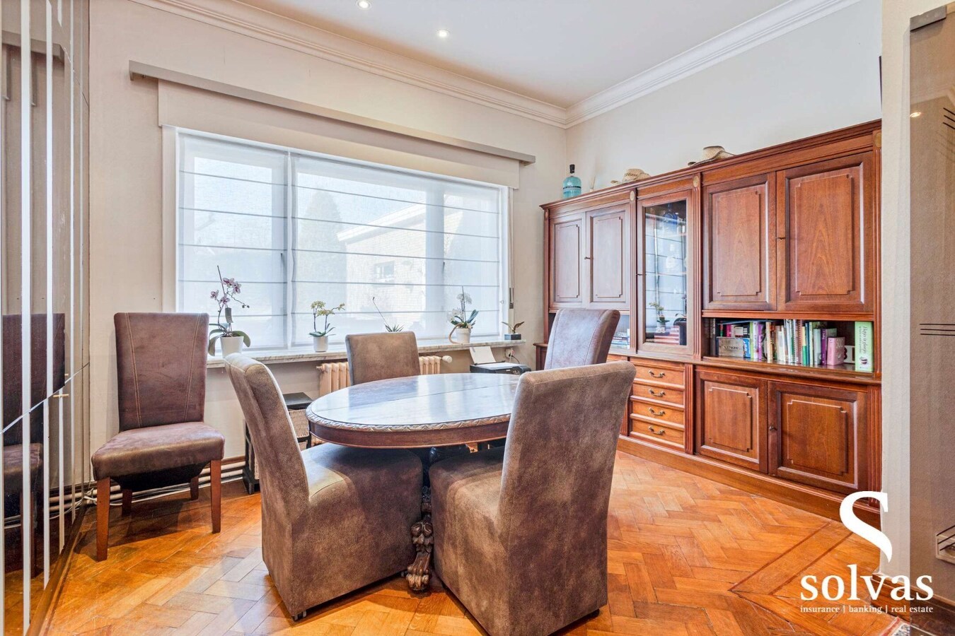 Exclusieve villa met karakter op riant perceel in hartje Zomergem 