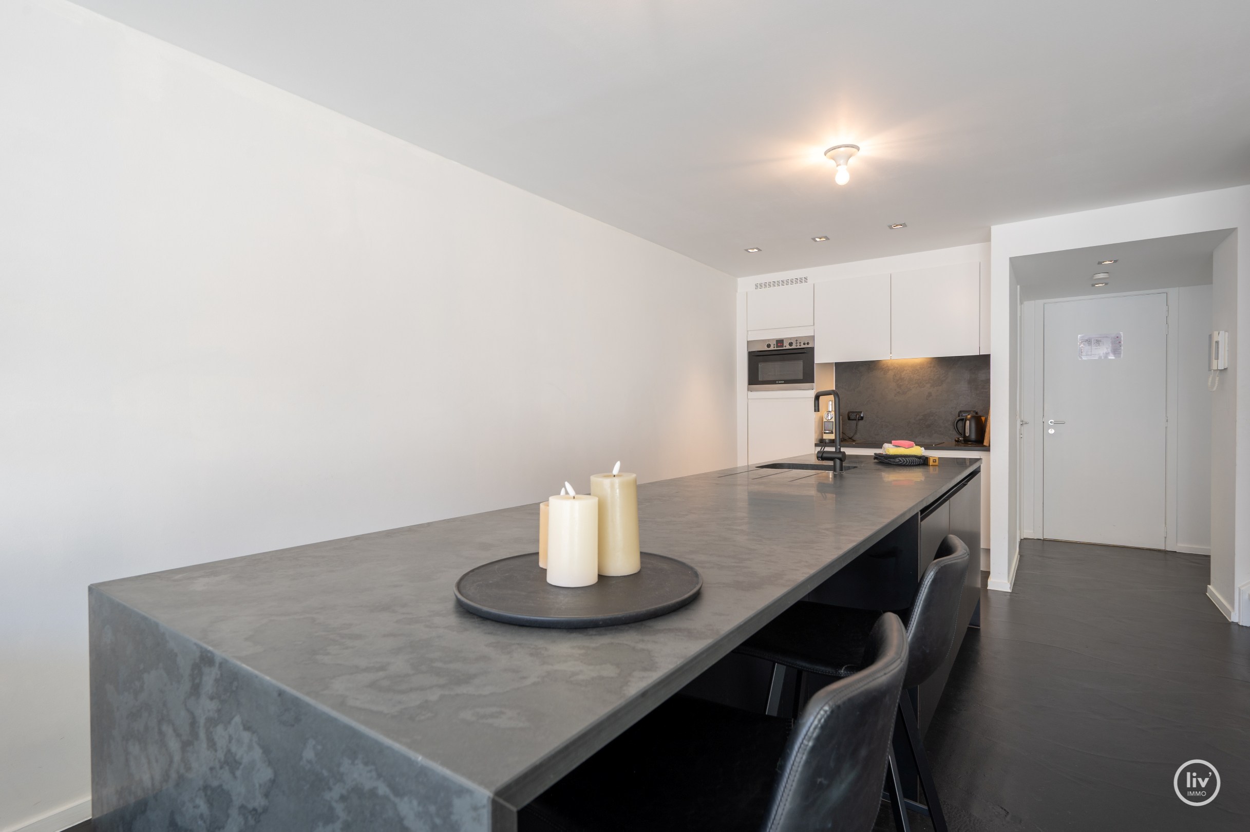 Lichtrijk duplex appartement met 2 slaapkamers – Centraal gelegen aan de Zoutelaan in Knokke 