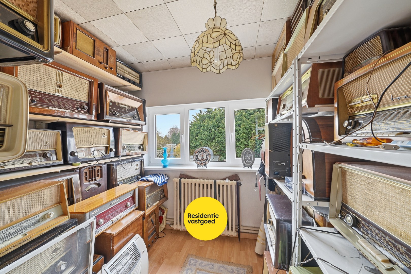 Halfopen woning met 4 slaapkamers, garage en ruime oprit op 429 m² in Oudenburg 