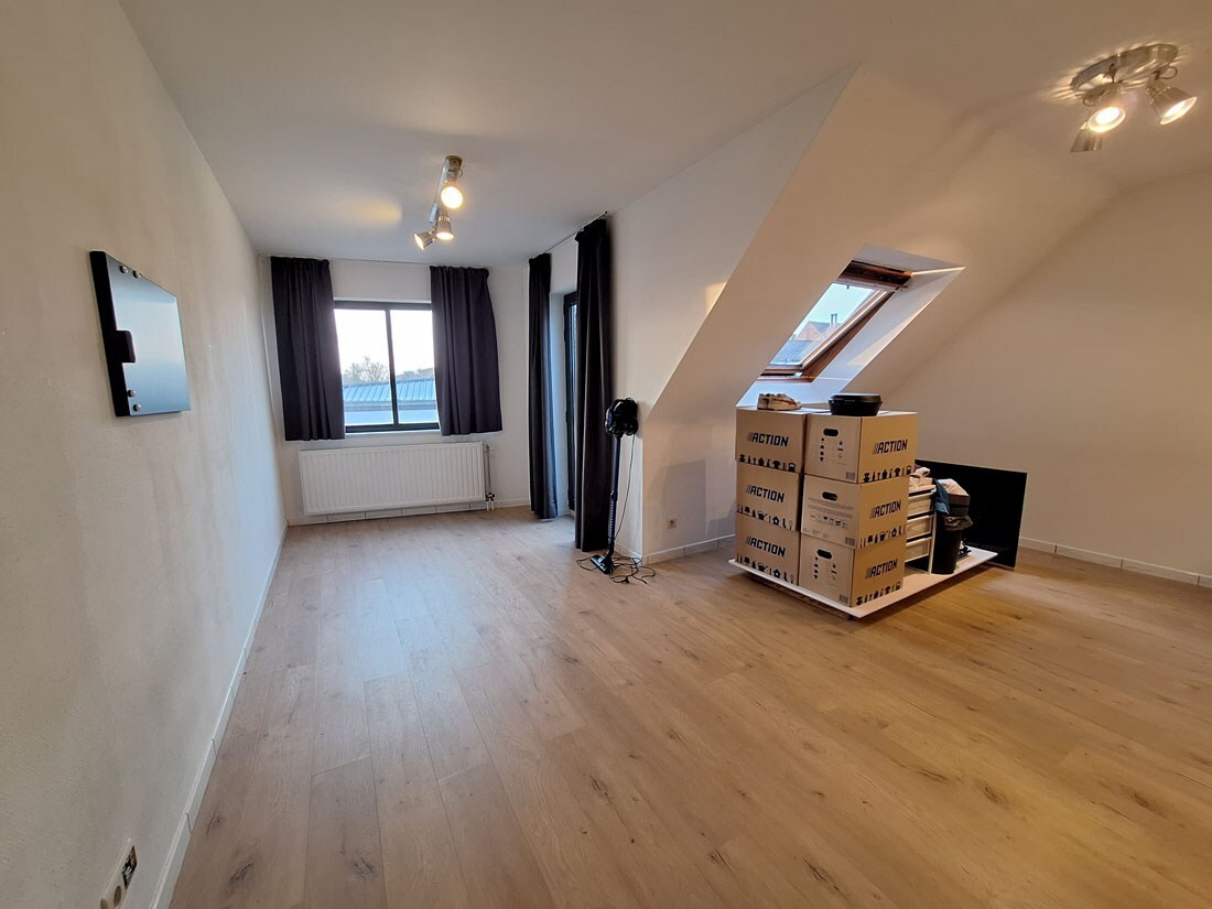 Instapklaar appartement met terras en autostandplaats in hartje Beringen 