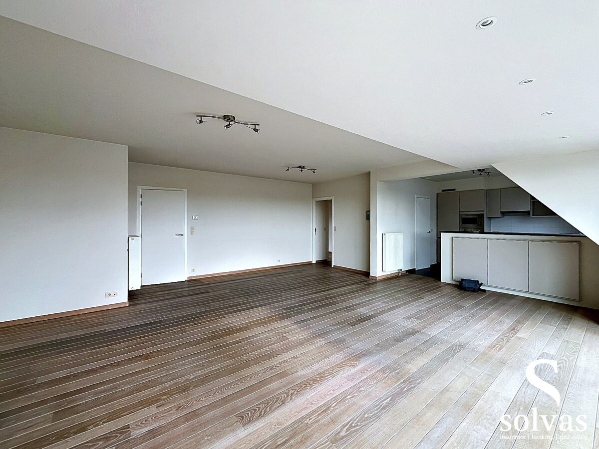 Zéér mooi en ruim appartement te huur in centrum Waarschoot 