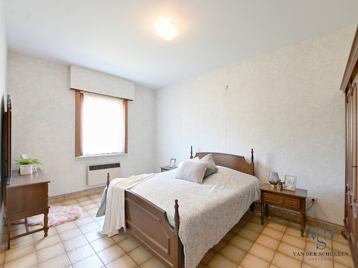 Bungalowwoning met mogelijkheden op een uniek perceel te Dikkelvenne. 