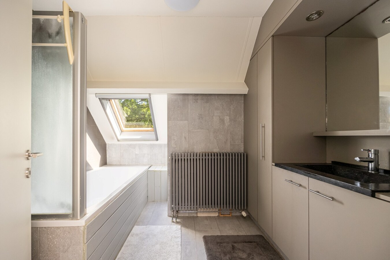 Woning met 3 slaapkamers op perceel van 1002 m² 