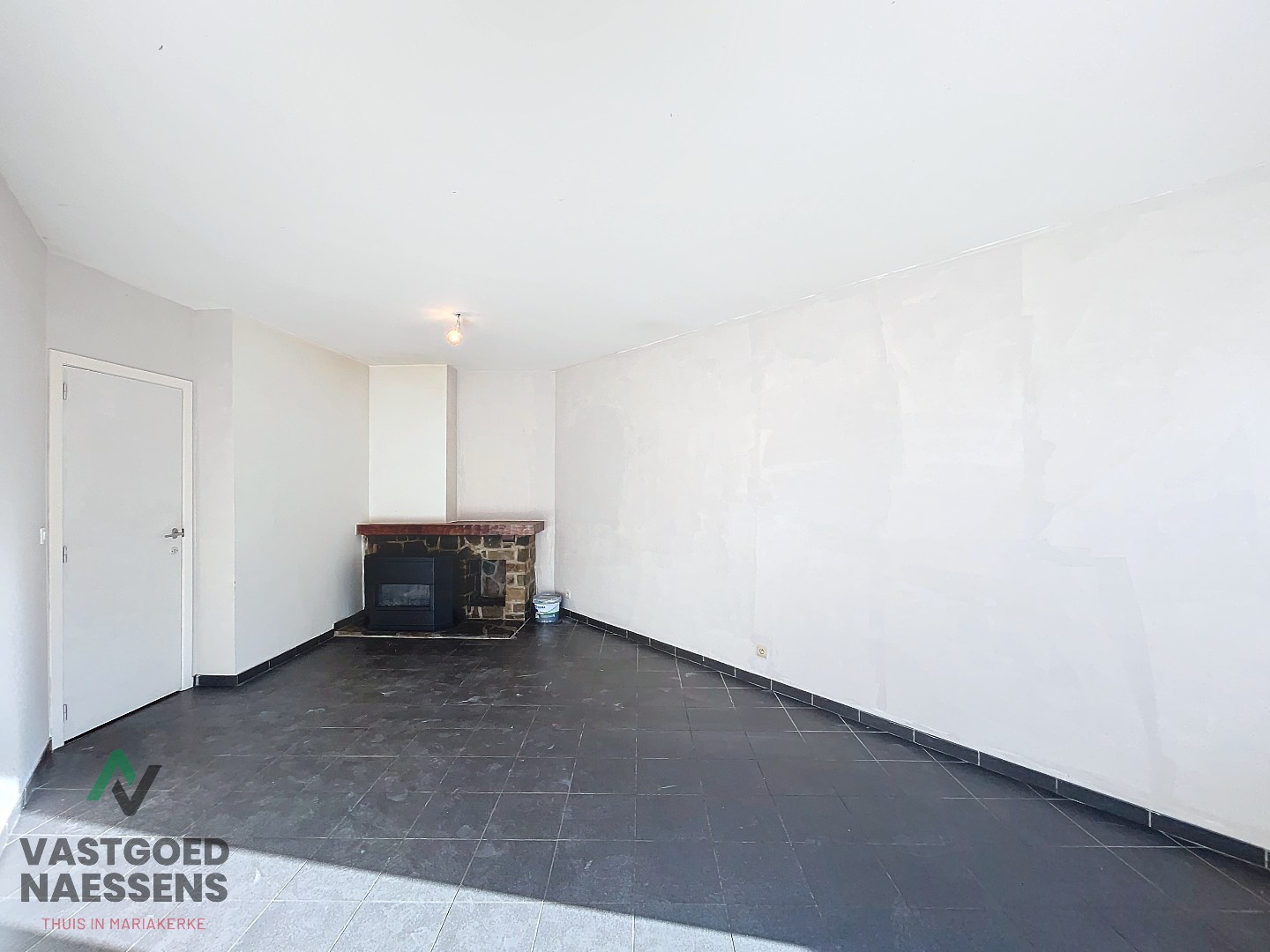 Prêt à emménager, appartement d'une chambre dans un quartier résidentiel calme. 