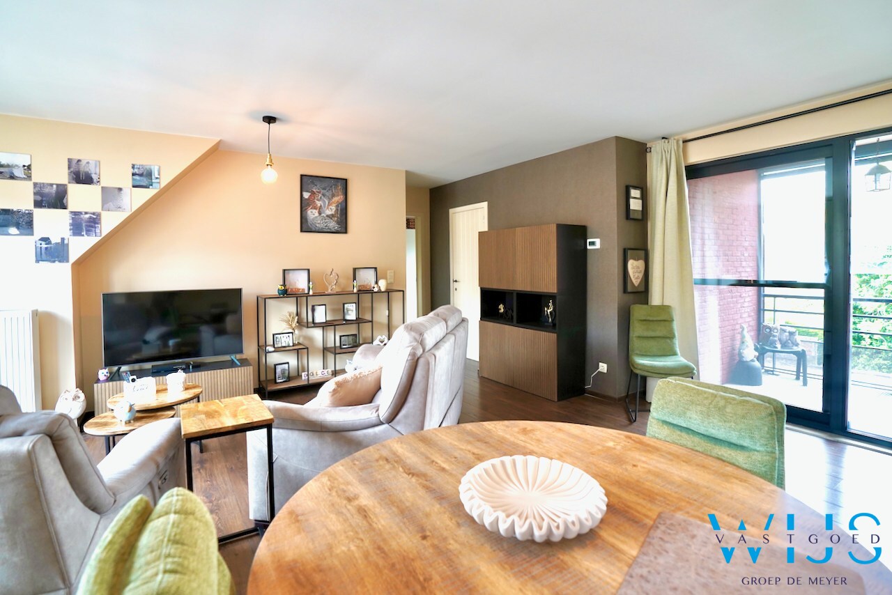 Charmant instapklaar tweeslaapkamer appartement in centrum Ertvelde! 