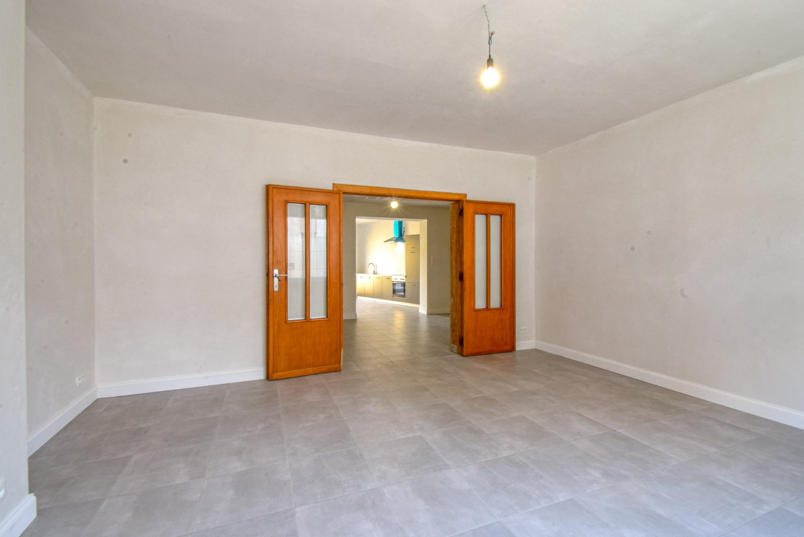 Instapklare gerenoveerde rijwoning in het centrum van Gistel 