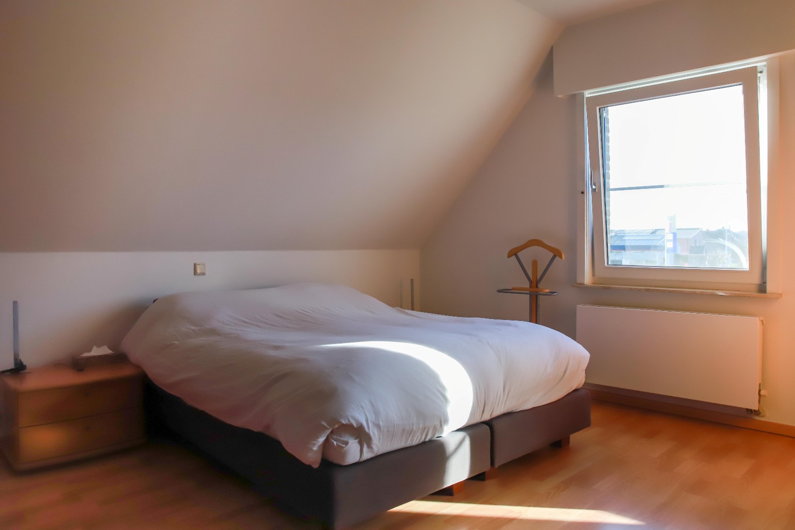 Prachtige alleenstaande woning met garage, carport en tuin op 648m² 