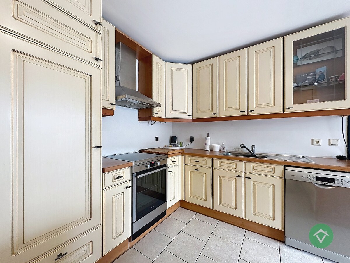 Statige gezinswoning met zonnige tuin, drie slaapkamers en topligging in Leke 