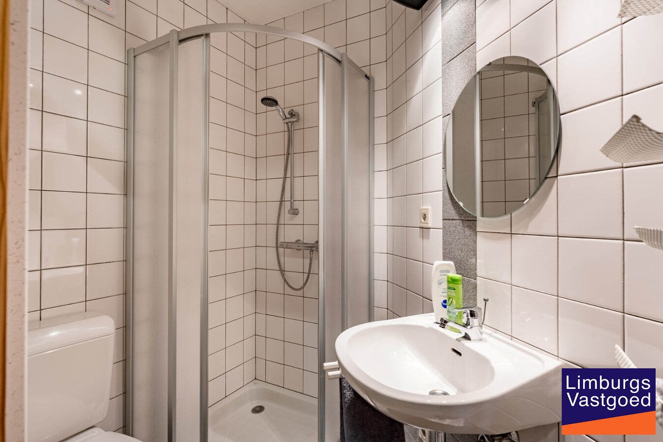 Gezinswoning met zuidgerichte tuin en garage, 5a 85ca 