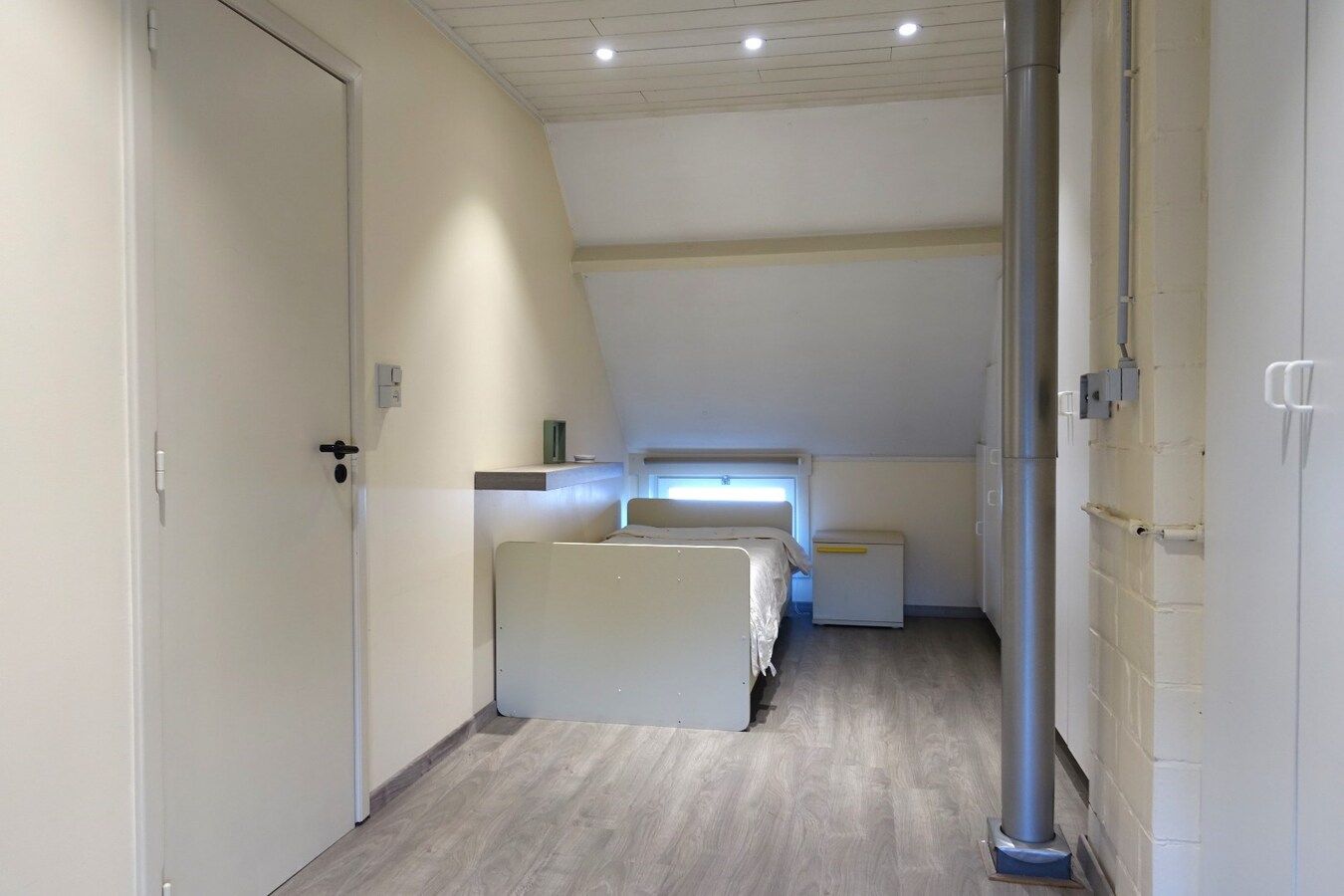 Uitzonderlijk gelegen woning in fermettestijl met bijgebouw (70m²) 