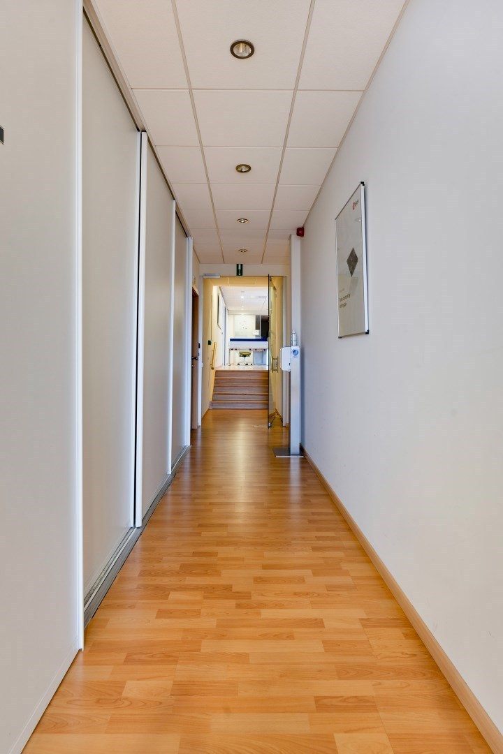 Kantoor te koop in het industriepark te Haasrode/Heverlee met 14 parkings - opp. 626 m² - verkoop van aandelen 