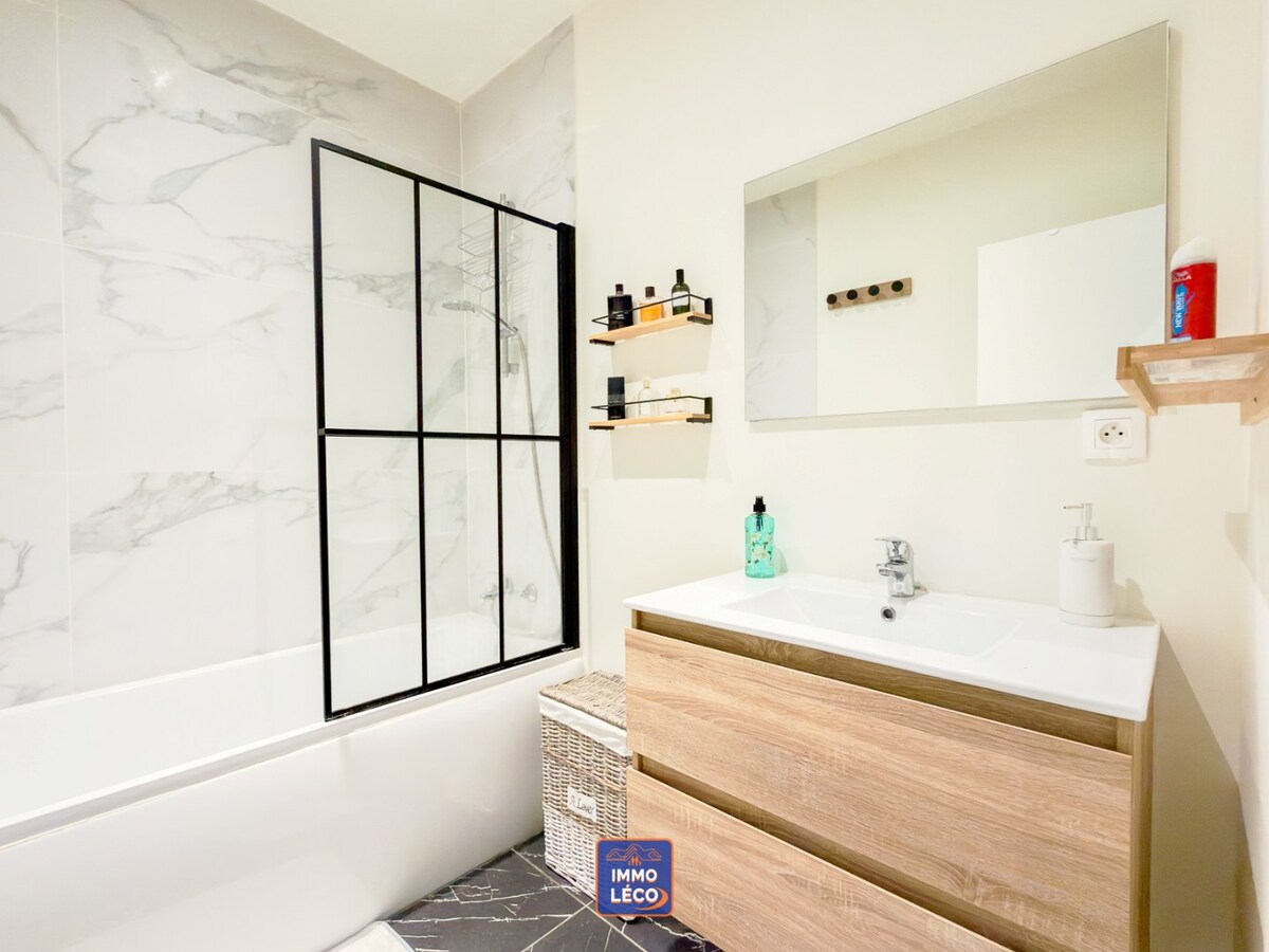 Maison spacieuse entièrement rénovée avec jardin ! 