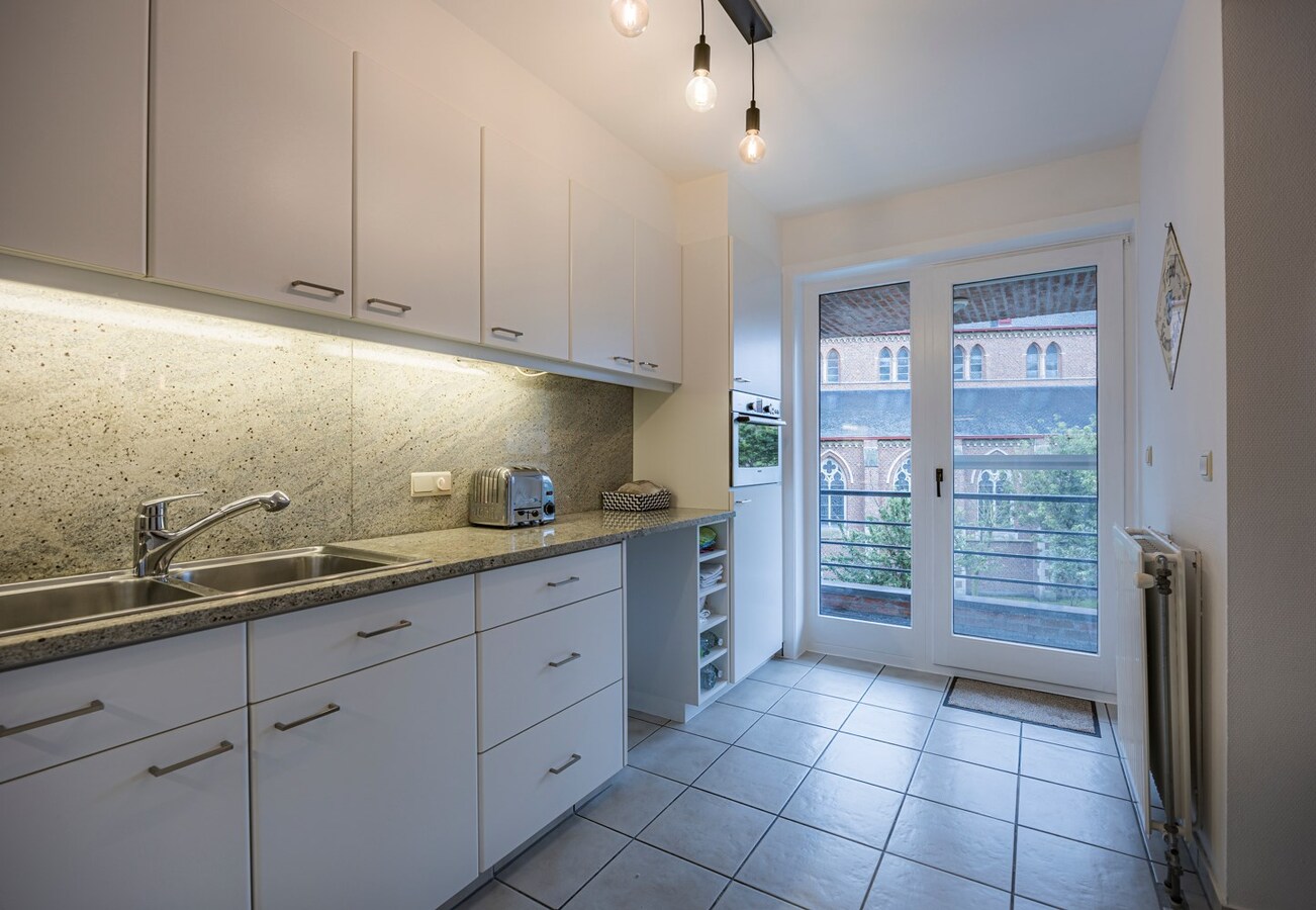 Zeer ruim appartement op topligging te Heist 