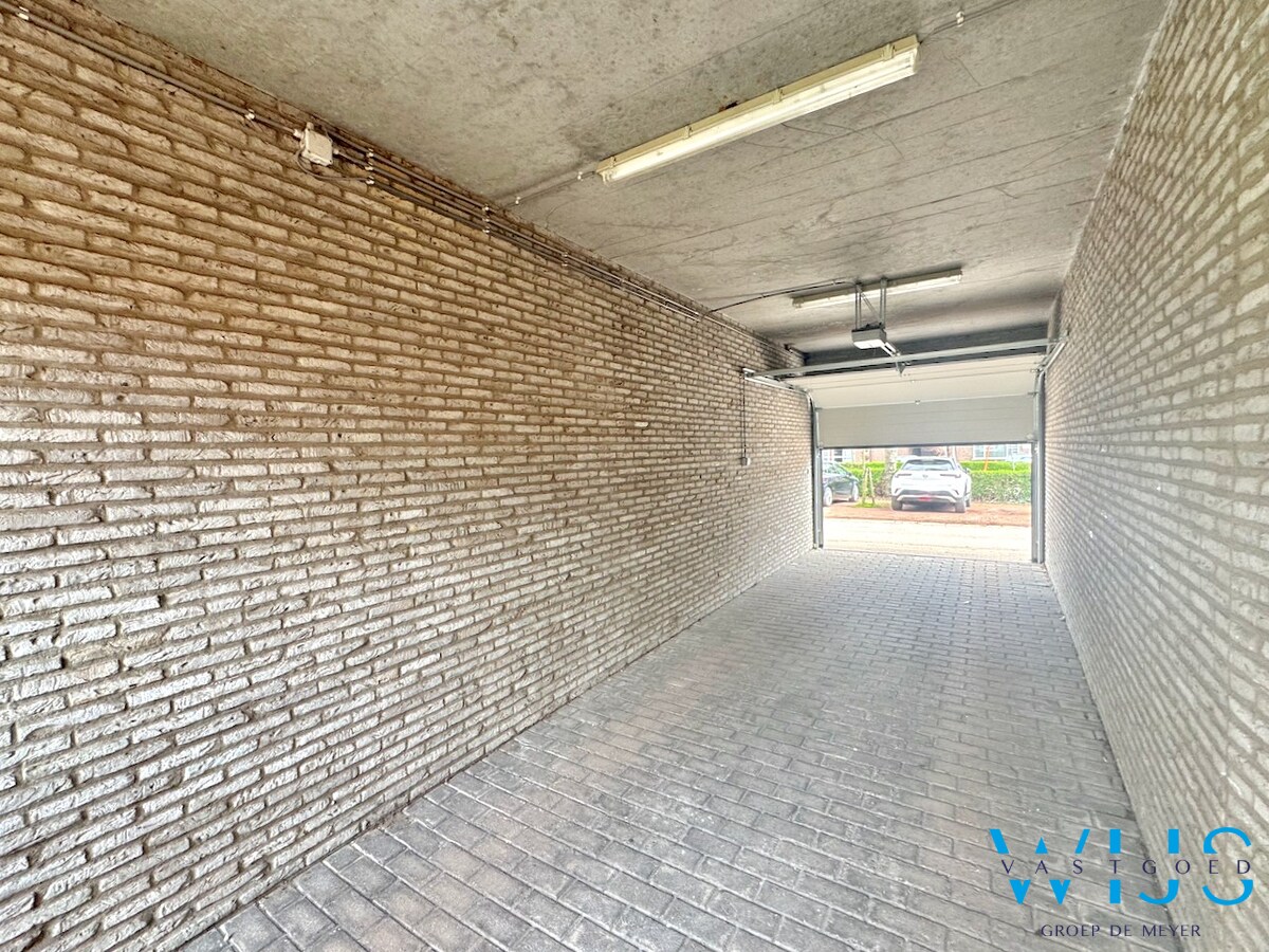Instapklaar en verrassend ruim appartement op toplocatie in het centrum van Ertvelde! 