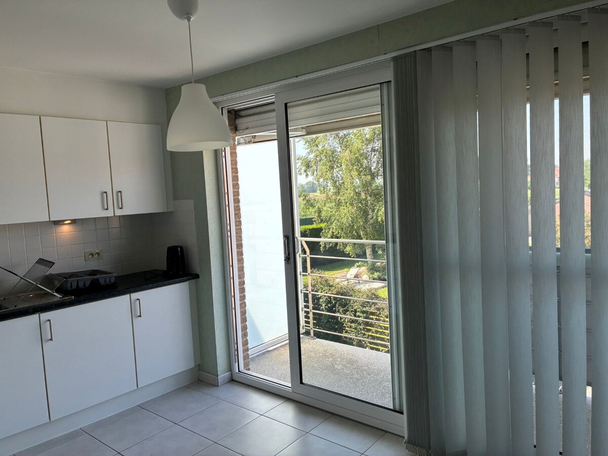 Ruim appartement op de eerste verdieping met twee slaapkamers en zonnig terras 