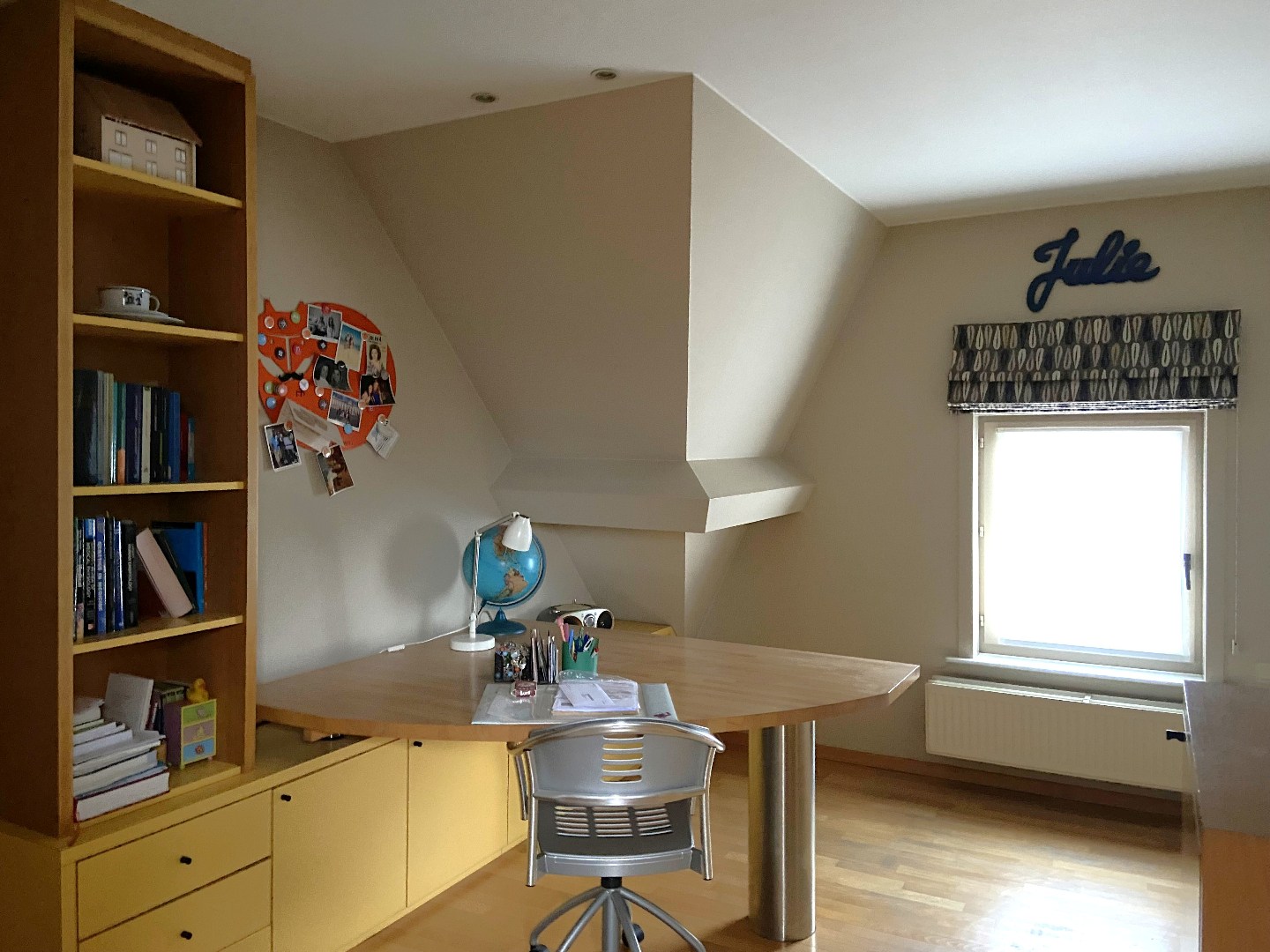 Multifunctioneel handelspand met luxueuze woonst op centrumligging in Sint-Eloois-Vijve! 