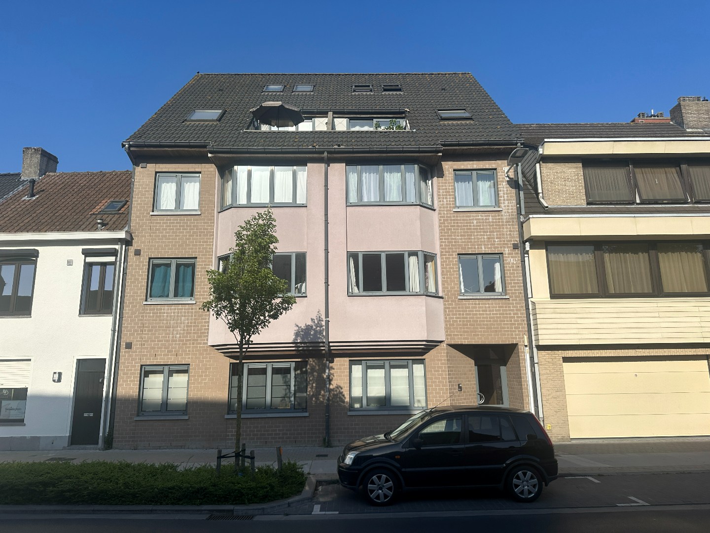 Instapklaar appartement met 1 slp en zonnig terras, centrum Torhout 