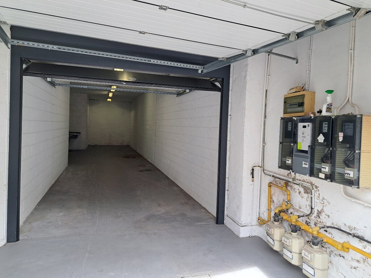 Rare coeur de ville entrepôt/ garage 