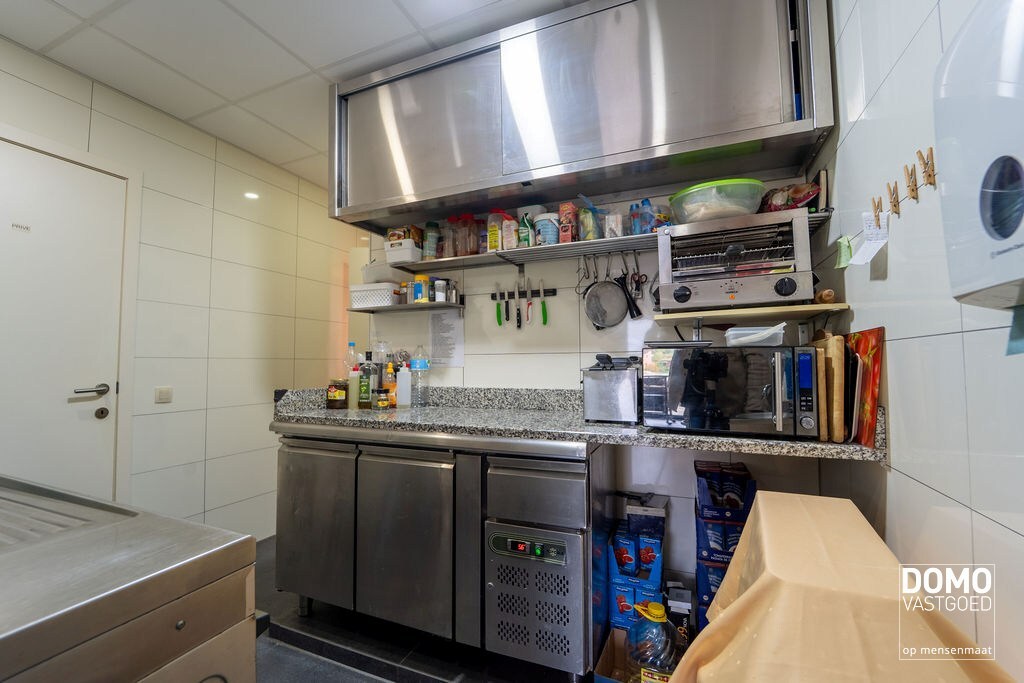 Gunstig gelegen handelshuis te Spalbeek (Hasselt) 